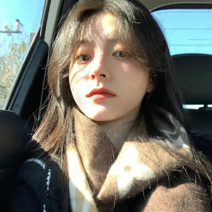 所以和金牌经纪人在一起了